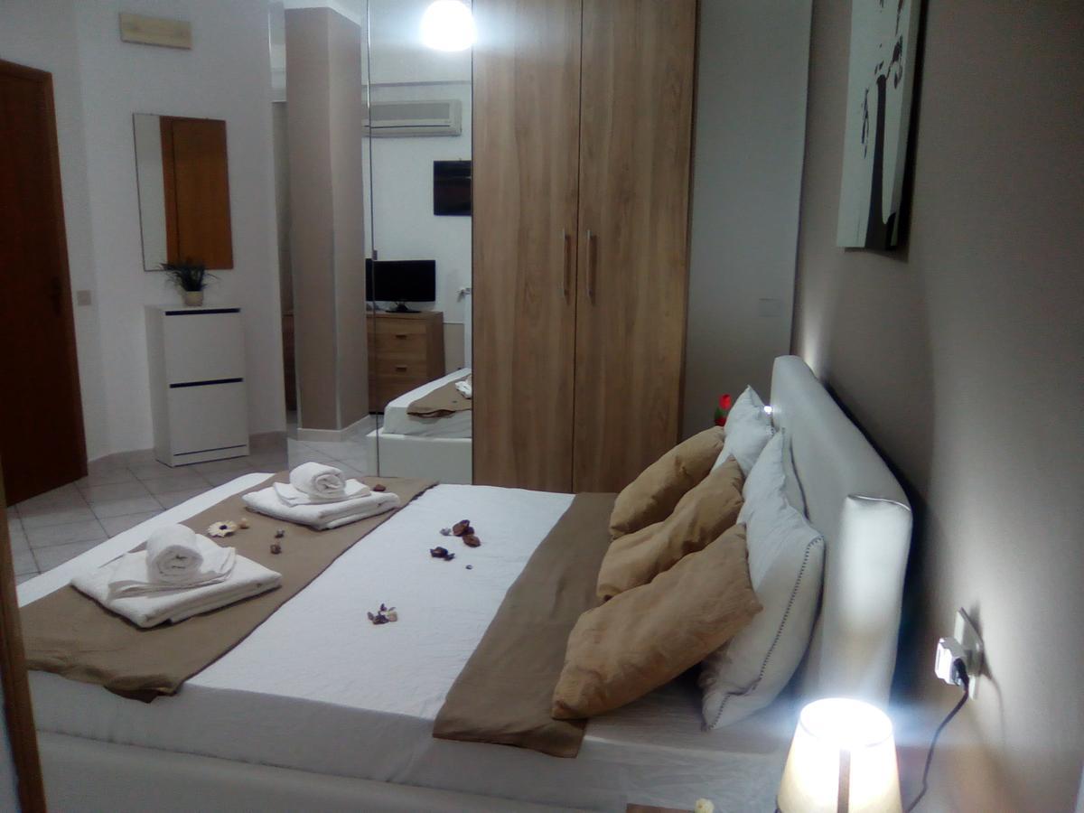 Perla Del Mare Affittacamere กัมโปเฟลิเช ดิ โรชเชลลา ภายนอก รูปภาพ